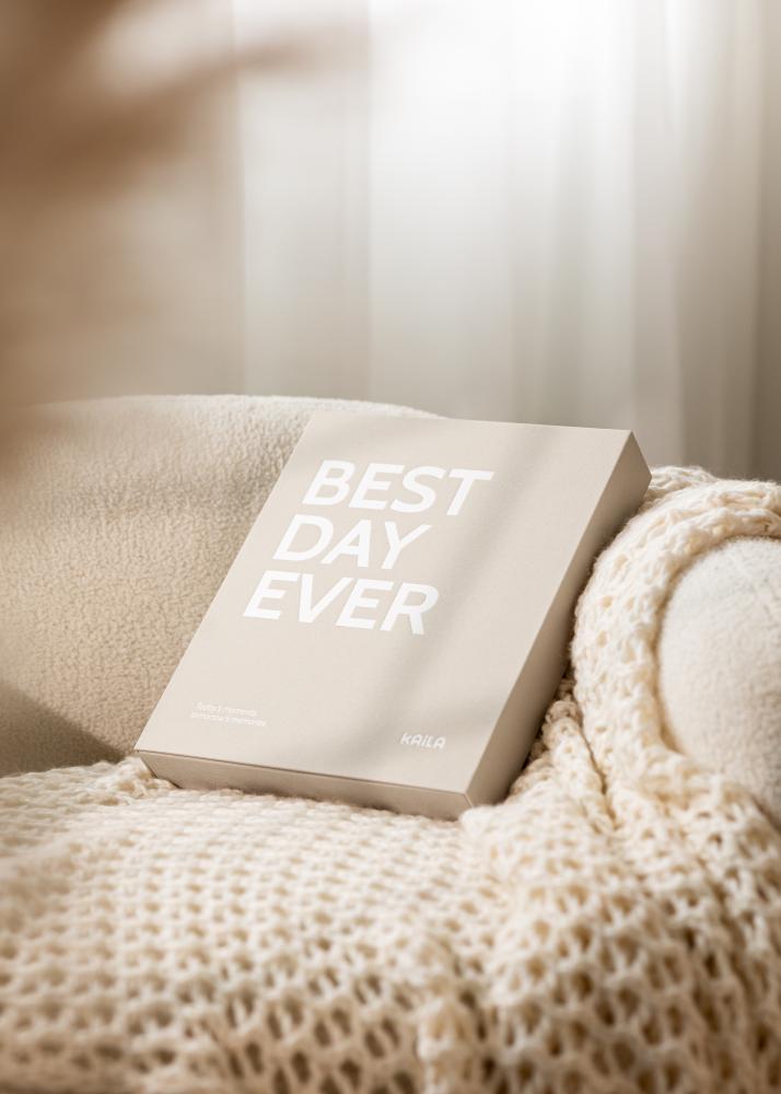 KAILA BEST DAY EVER Creme - Coffee Table Photo Album (60 Sorte Sidor)