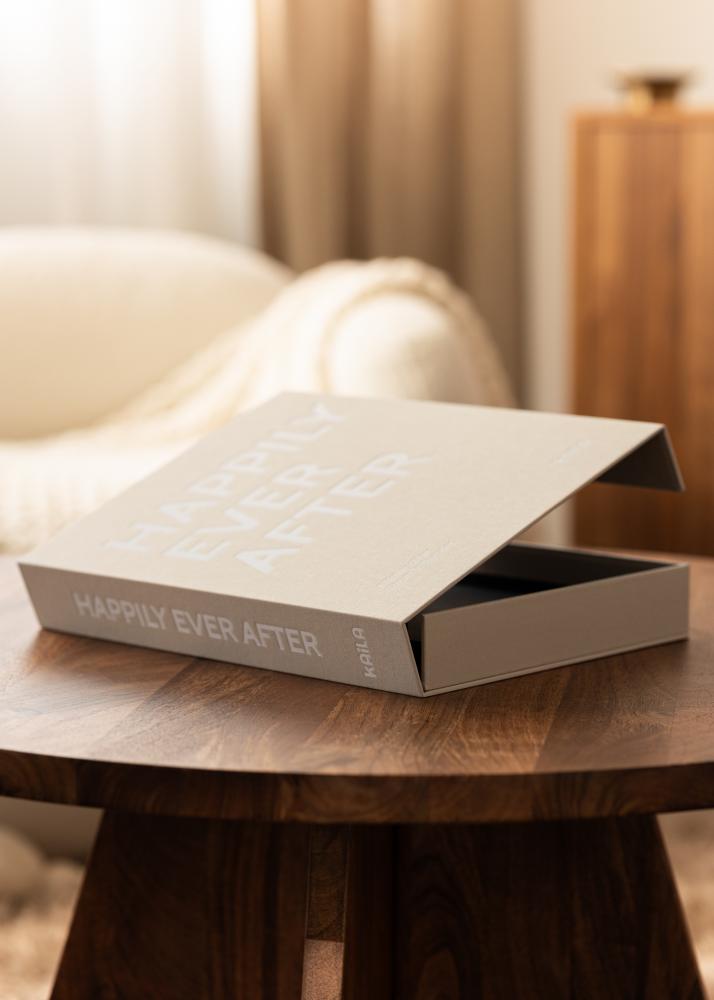 KAILA HAPPILY EVER AFTER Creme - Coffee Table Photo Album (60 Sorte Sidor)